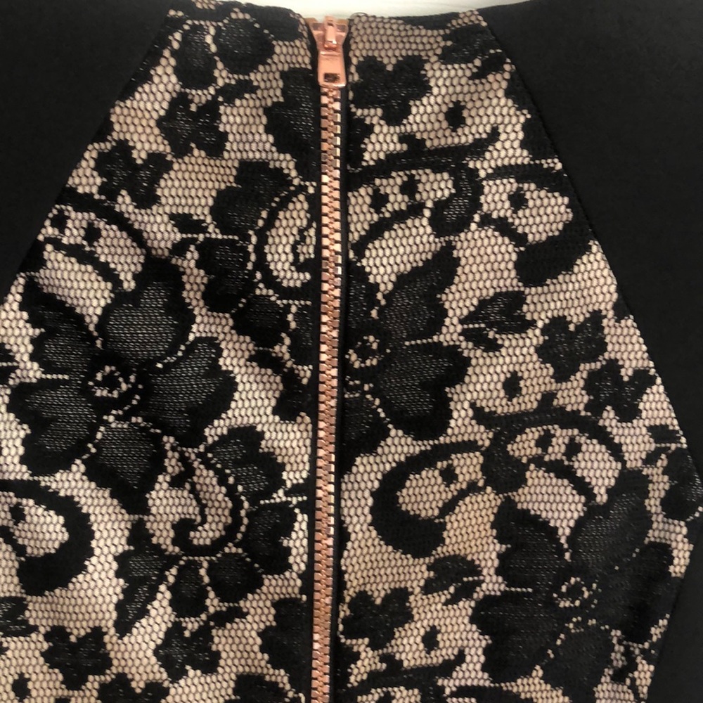 Black Lace and Rose Gold - Picture 4 of 7
